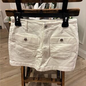 American Eagle Low-Rise A-Line White Denim Mini Skirt - Size 2/26 NWT